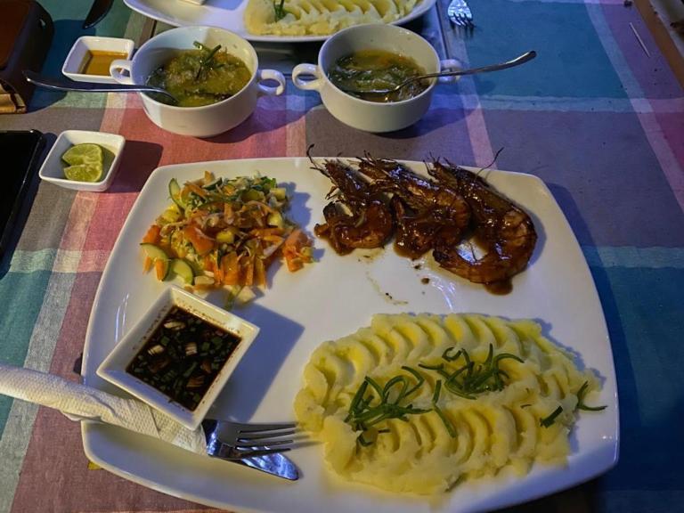 Elena Garden Resort And Restaurant Тринкомале Екстериор снимка